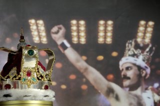 Après la vente de mercredi des objets ayant appartenu à Freddie Mercury, doivent suivre deux autres enchères en salle en plus de trois ventes en ligne.